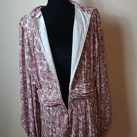 Ivy City Co Brynley Dress in Pink Size 1X - Picture 6 of 11